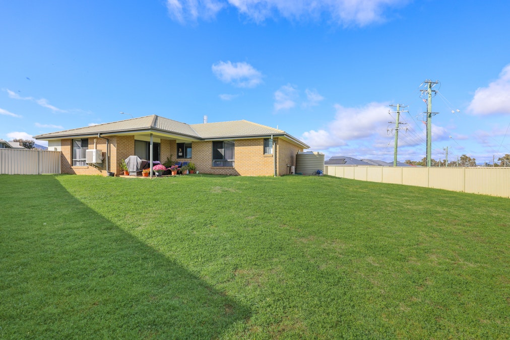 34 Tulipwood Crescent, Tamworth, NSW, 2340 - Image 12