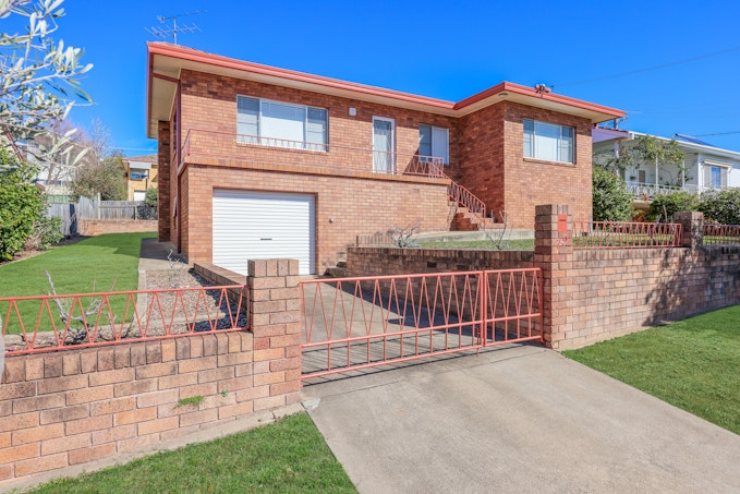 79 Hillvue Road, Tamworth, NSW, 2340 - Image 1