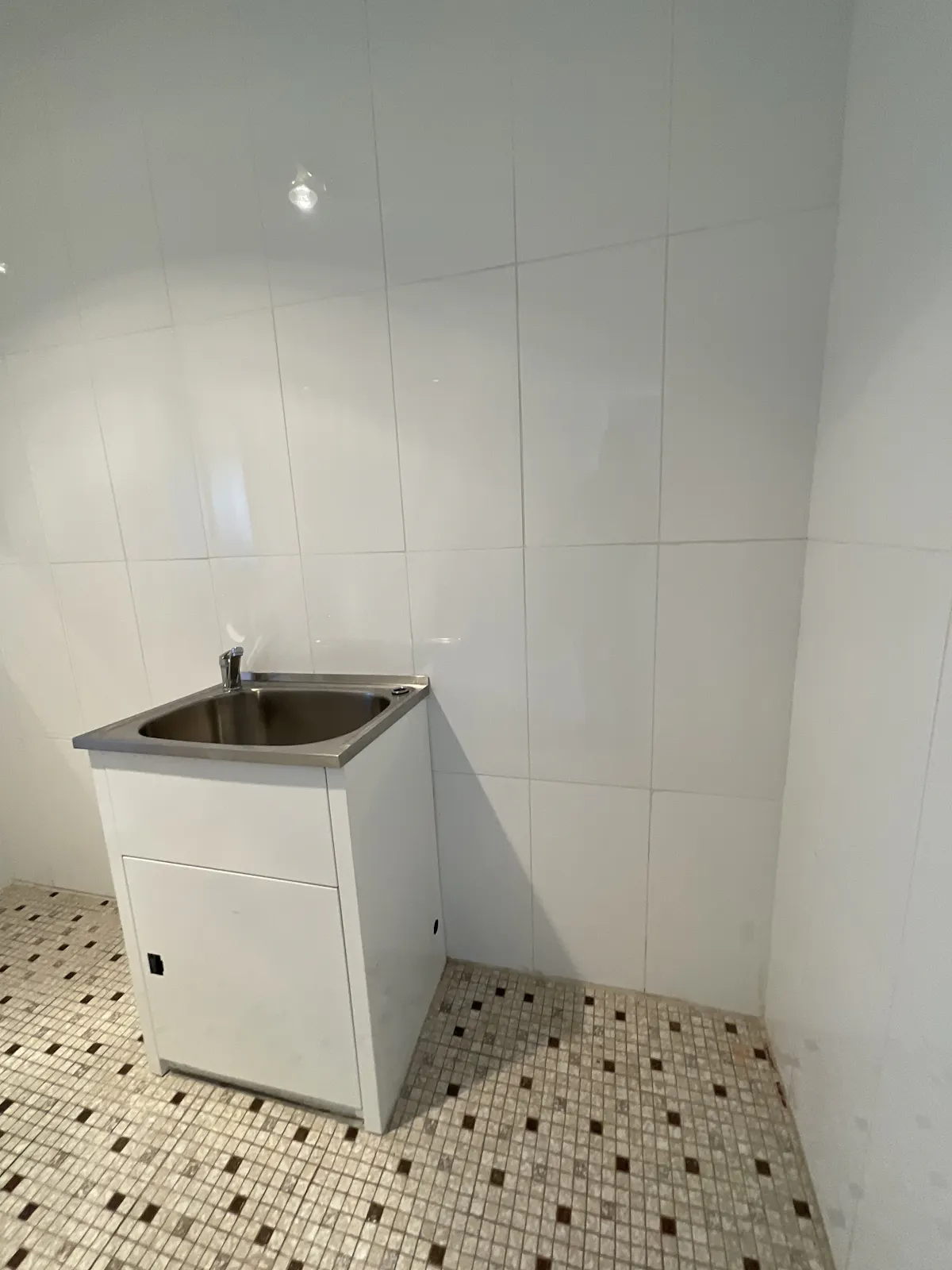 4 Stewart Avenue — photo 8 of 12