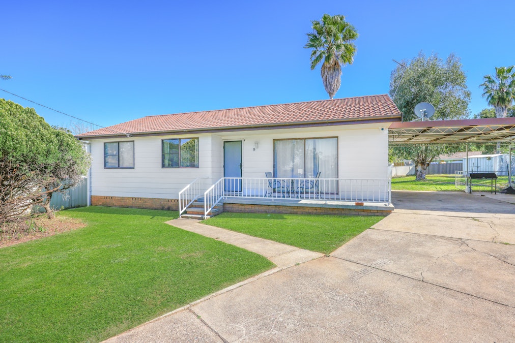 9 Woodhill Place, Tamworth, NSW, 2340 - Image 1