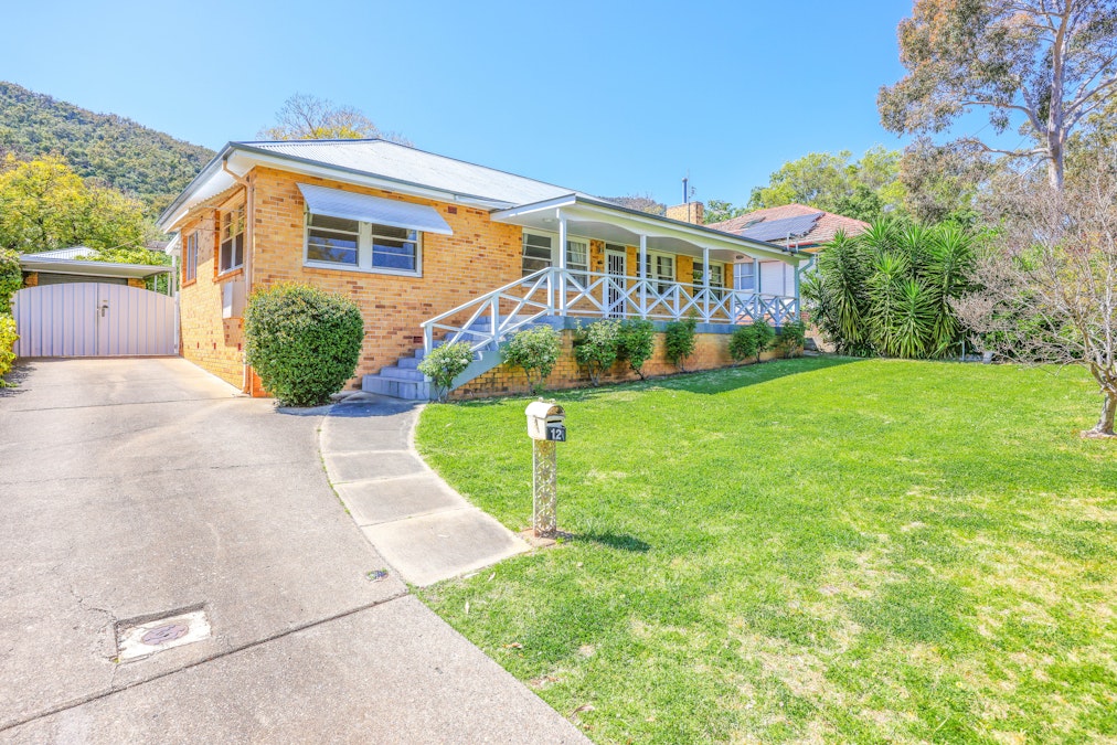 12 Golf Street, Tamworth, NSW, 2340 - Image 1