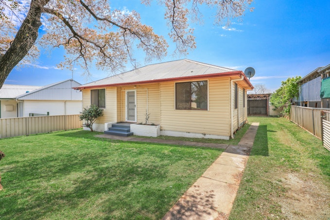 146 Robert Street, Tamworth, NSW, 2340 - Image 1