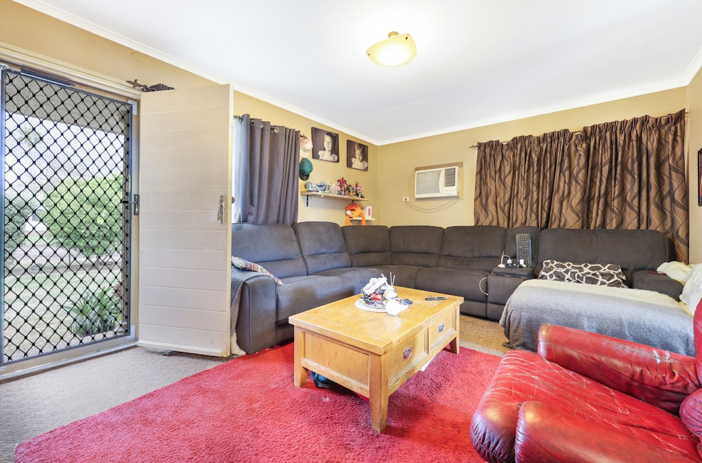 27 Tingira Avenue, Tamworth, NSW, 2340 - Image 2