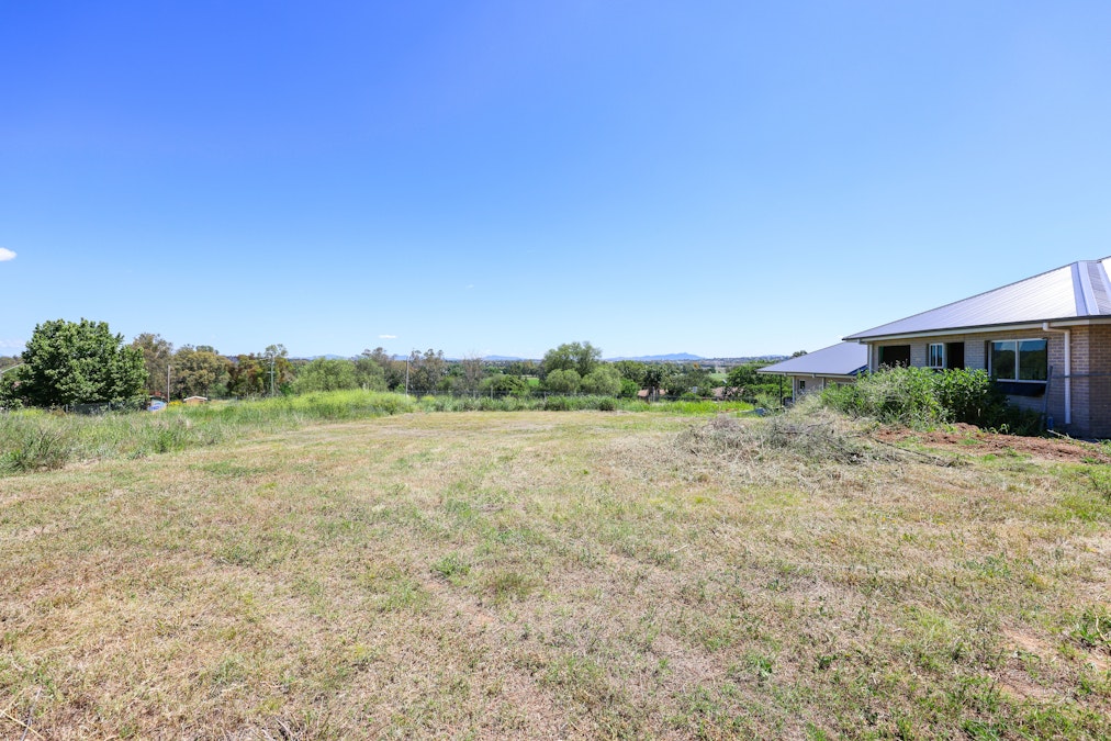 89 Valley Drive, Tamworth, NSW, 2340 - Image 2