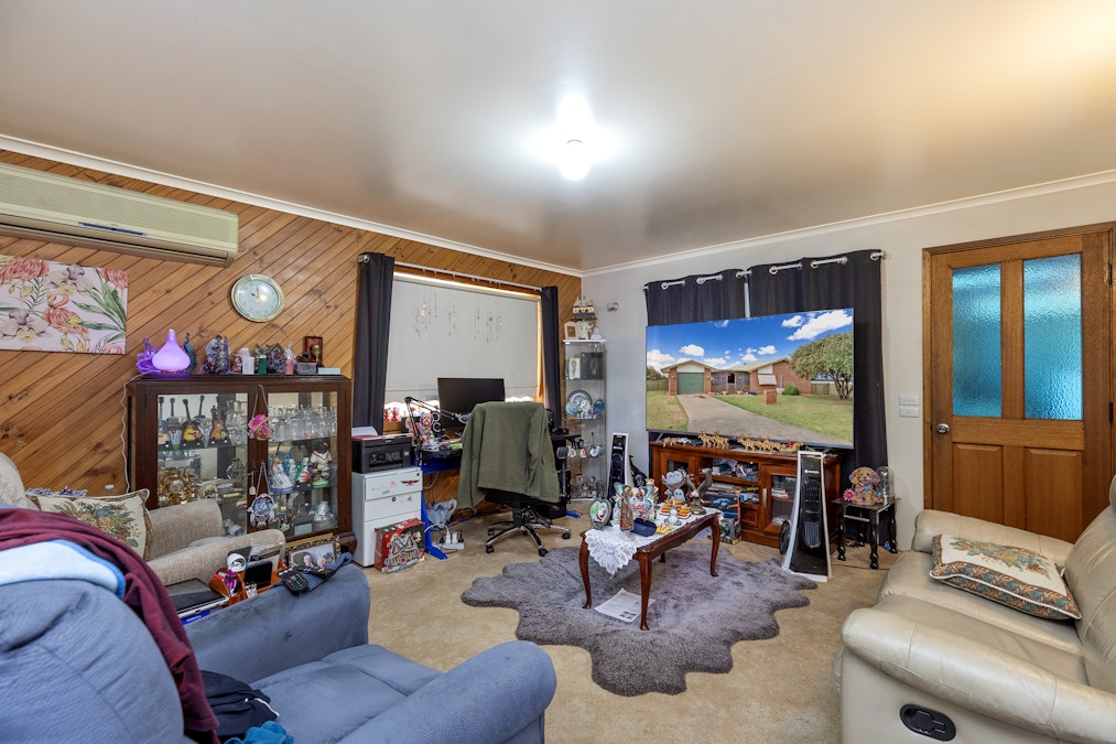 8 Cowper Close, Tamworth, NSW, 2340 - Image 3