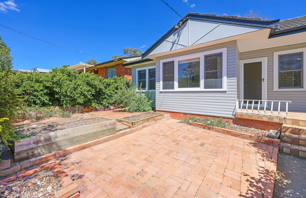 38 Erwin Street, Tamworth, NSW, 2340 - Image 2