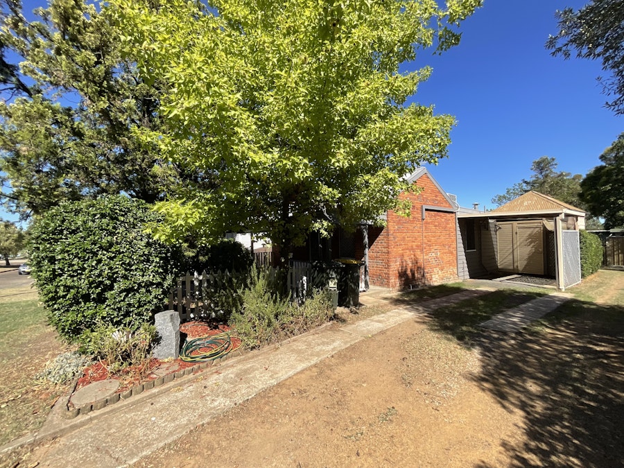 1/25 Gipps Street, Tamworth, NSW, 2340 - Image 2