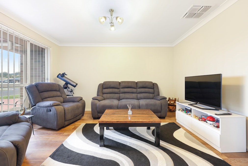 29 Grand Meadows Drive, Tamworth, NSW, 2340 - Image 2