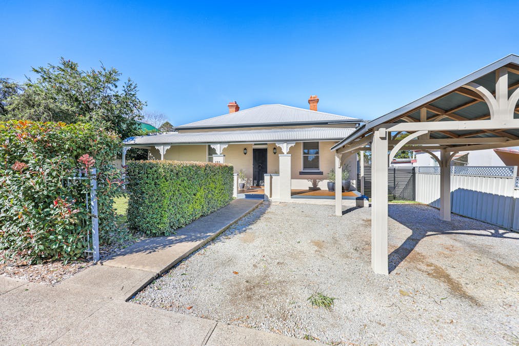 121 Brisbane Street, Tamworth, NSW, 2340 - Image 2