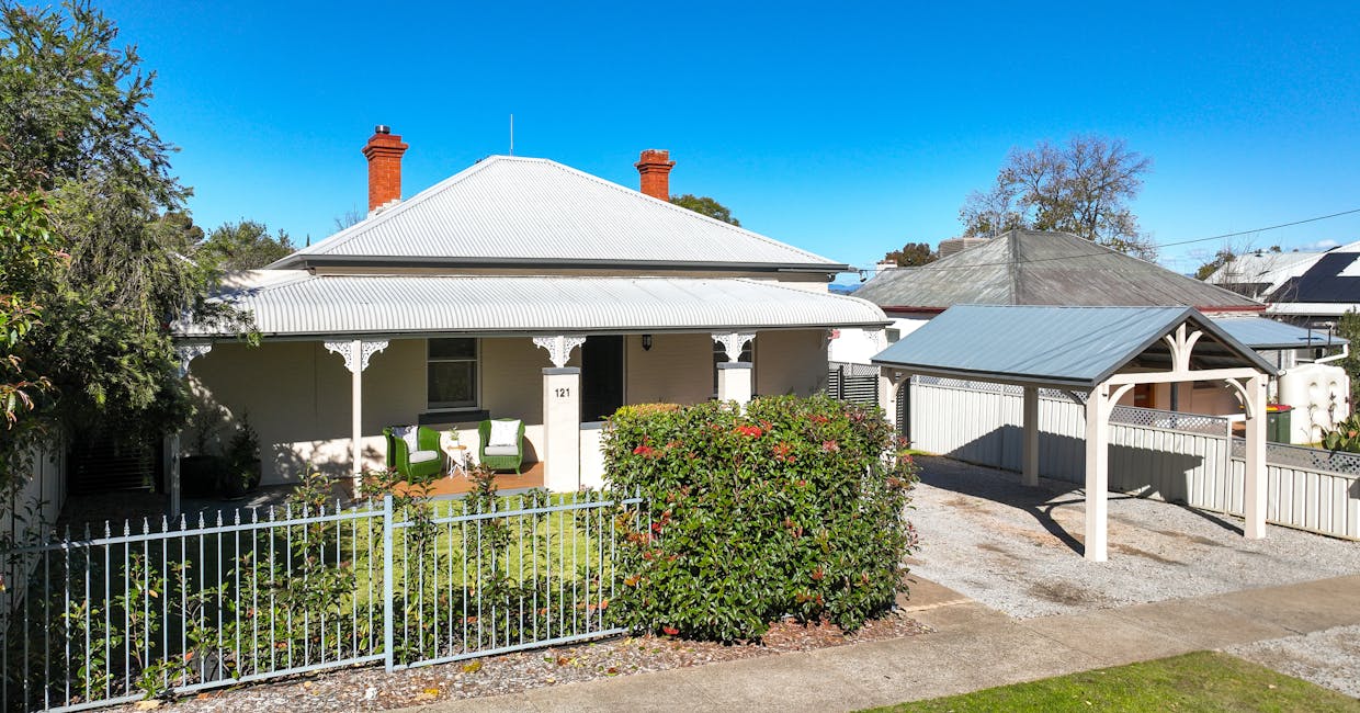 121 Brisbane Street, Tamworth, NSW, 2340 - Image 1