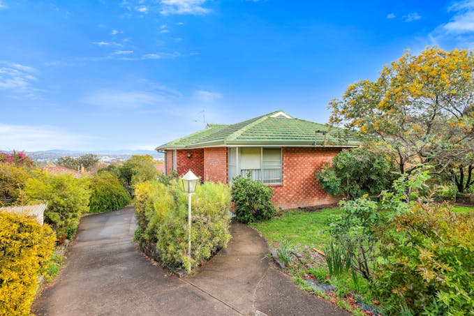 4 Carinya Street, Tamworth, NSW, 2340 - Image 1