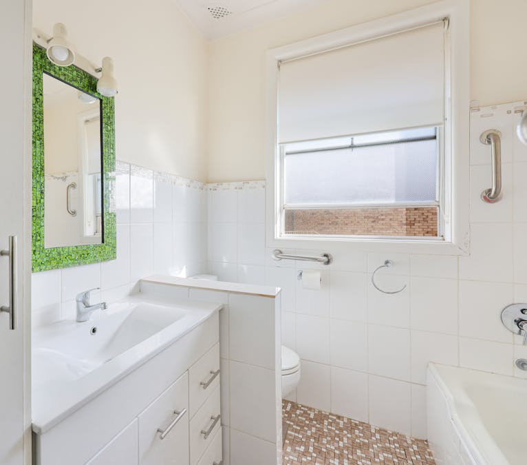 4 Carinya Street, Tamworth, NSW, 2340 - Image 8