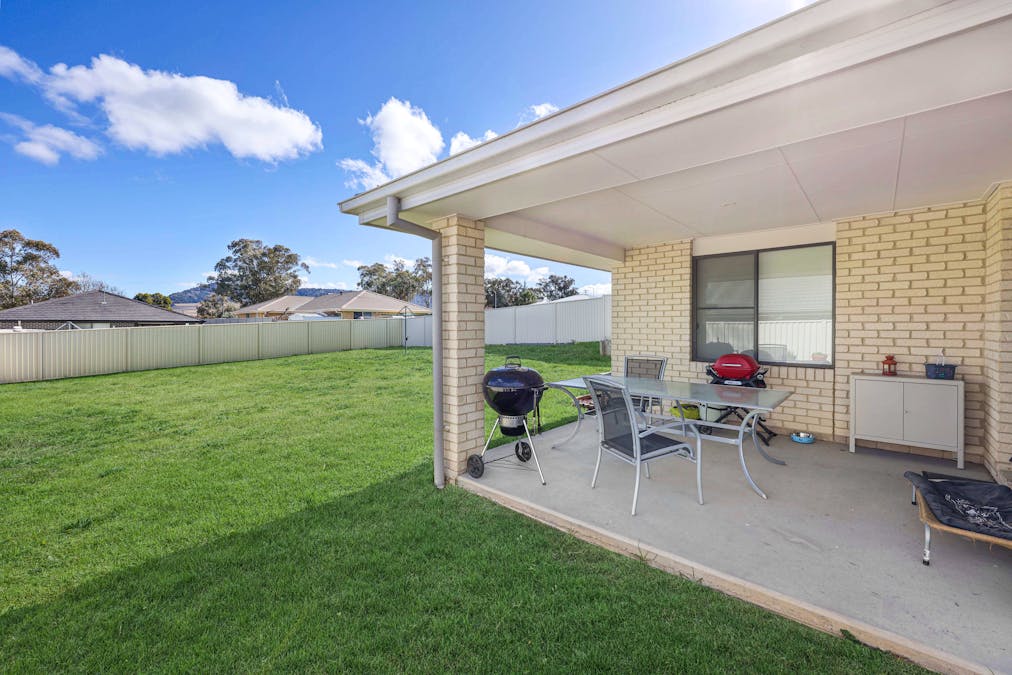 4 Reginald Drive, Kootingal, NSW, 2352 - Image 8
