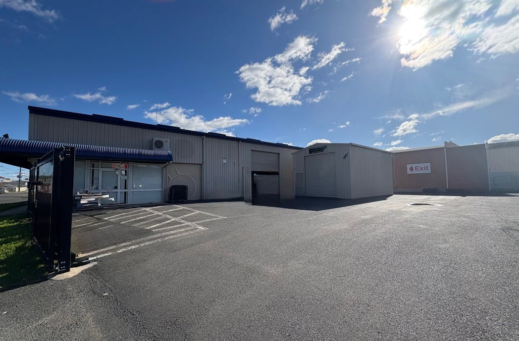 2/20 Crown Street, Tamworth, NSW, 2340 - Image 1
