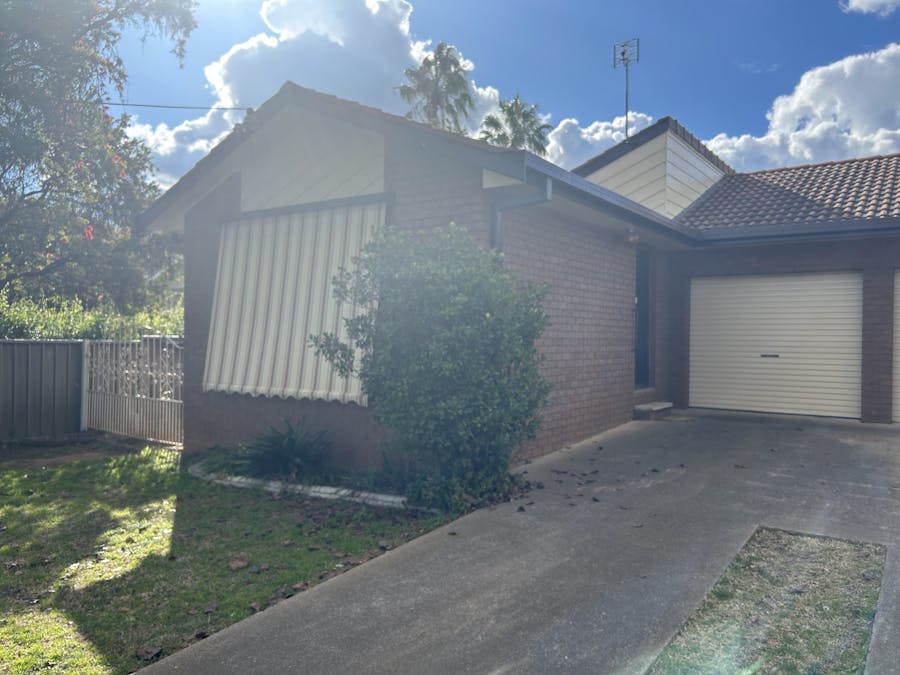 1/9 Cowper Close, Tamworth, NSW, 2340 - Image 1