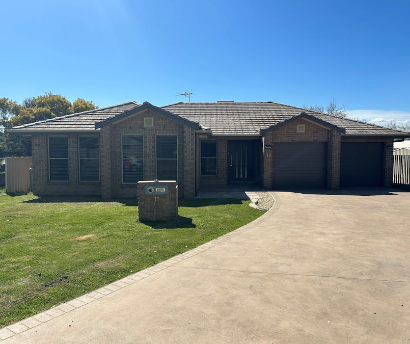 11 Rosella Avenue, Tamworth, NSW, 2340 - Image 1