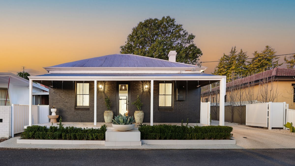 82 Rawson Avenue, Tamworth, NSW, 2340 - Image 1