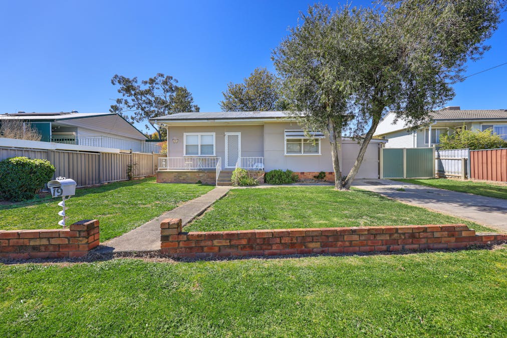 19 Jill Street, Tamworth, NSW, 2340 - Image 1