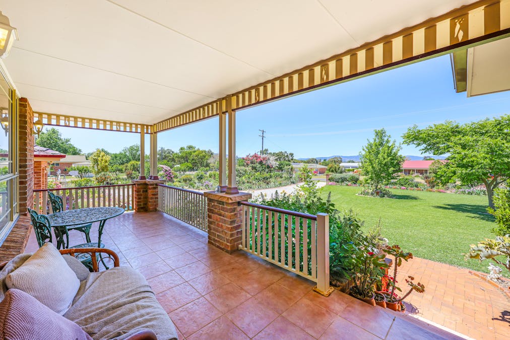 18 Hartmann Drive, Tamworth, NSW, 2340 - Image 2