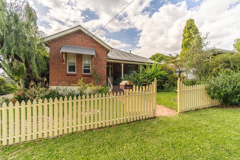 26 Upper Street, Tamworth, NSW, 2340 - Image 1