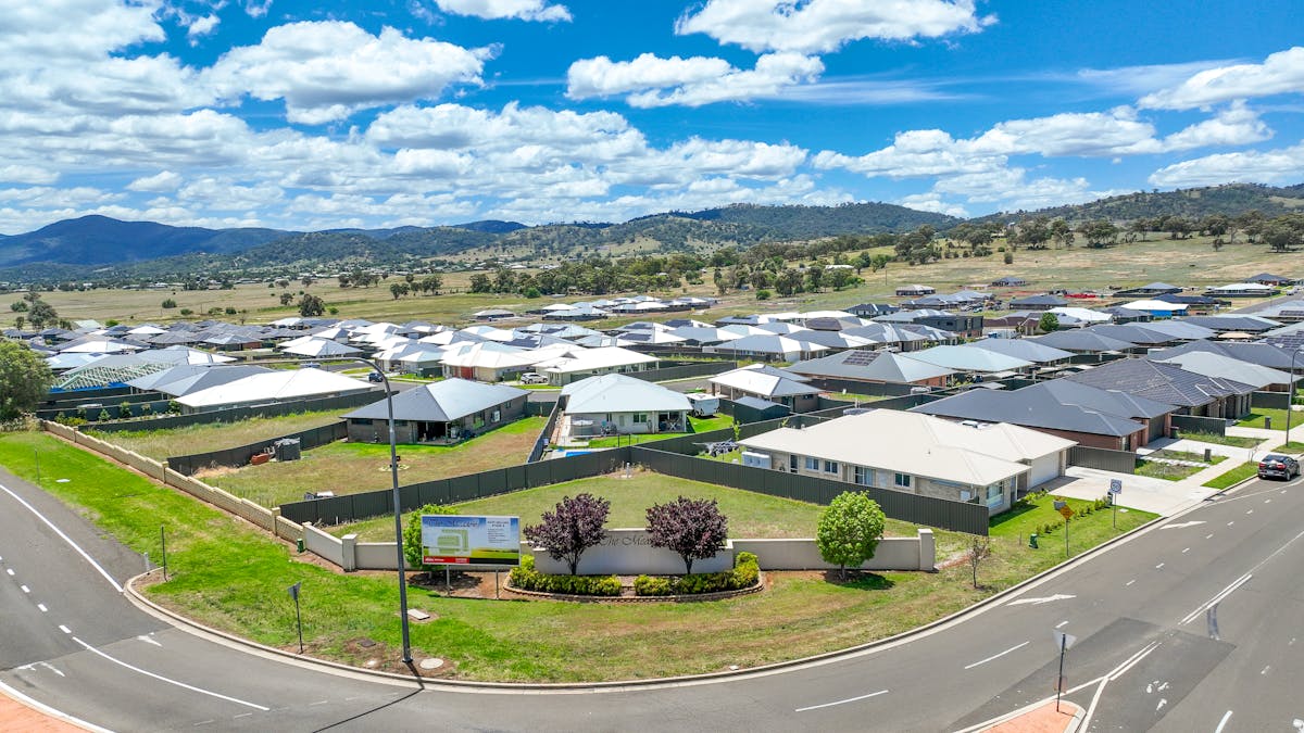 2 Grand Meadows Drive, Tamworth, NSW, 2340 - Image 5