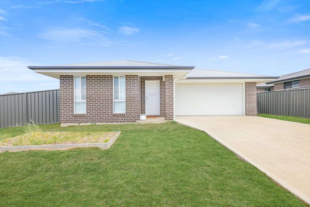 9 Evesham Circuit, Tamworth, NSW, 2340 - Image 1