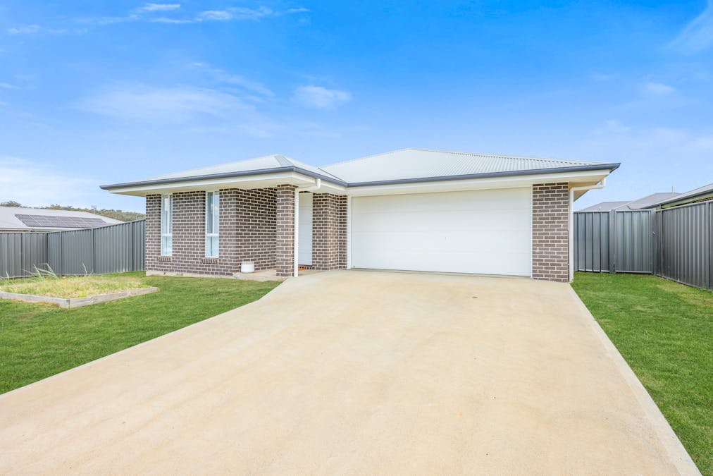 9 Evesham Circuit, Tamworth, NSW, 2340 - Image 2