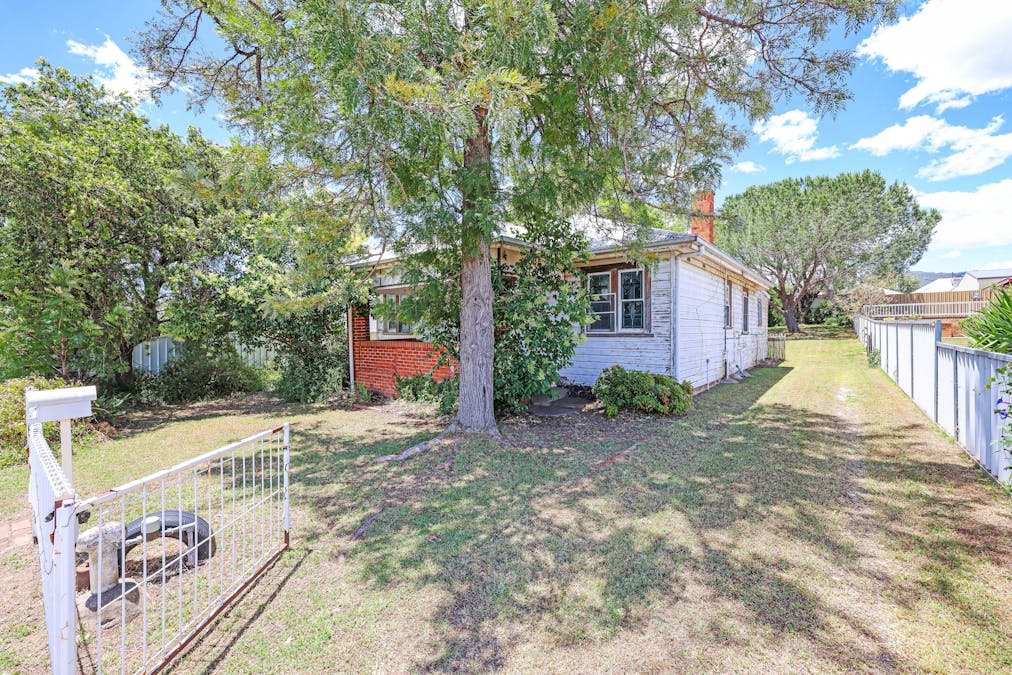 100 Denison Street, Tamworth, NSW, 2340 - Image 1