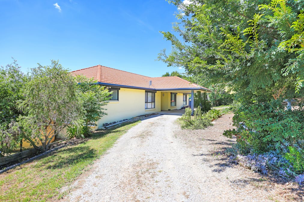 5 Lawrence Avenue, Tamworth, NSW, 2340 - Image 2