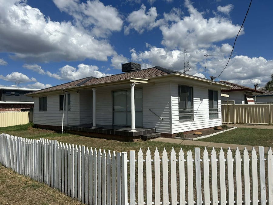 7 Olive Lane, Tamworth, NSW, 2340 - Image 1