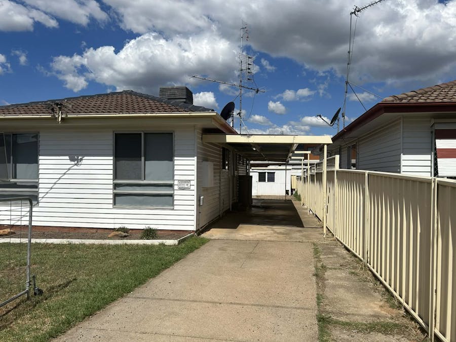 7 Olive Lane, Tamworth, NSW, 2340 - Image 2