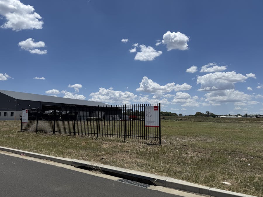 11 Industrial Close, Tamworth, NSW, 2340 - Image 1