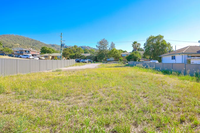 9 Crawford Street, Tamworth, NSW, 2340 - Image 1