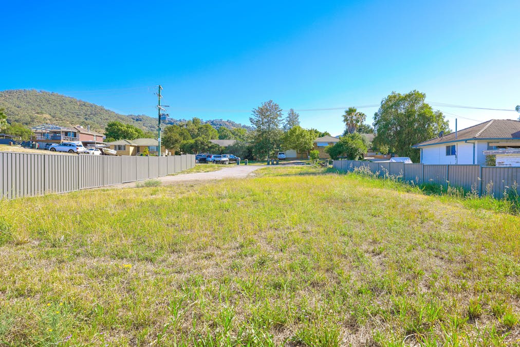9 Crawford Street, Tamworth, NSW, 2340 - Image 1