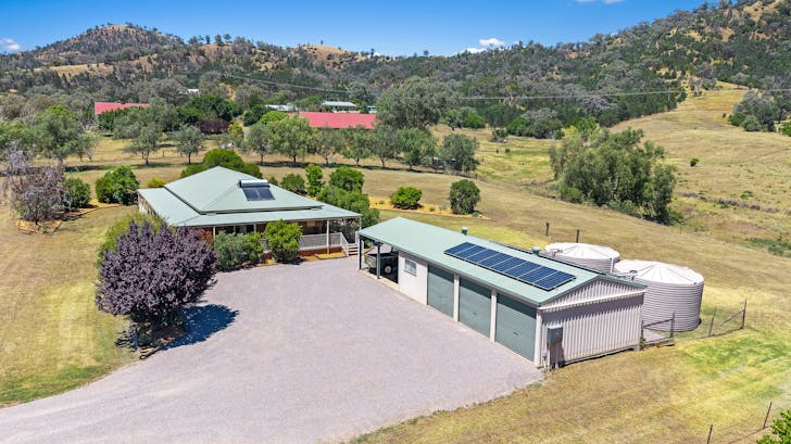 72 Wyndham Close, Tamworth, NSW, 2340 - Image 1