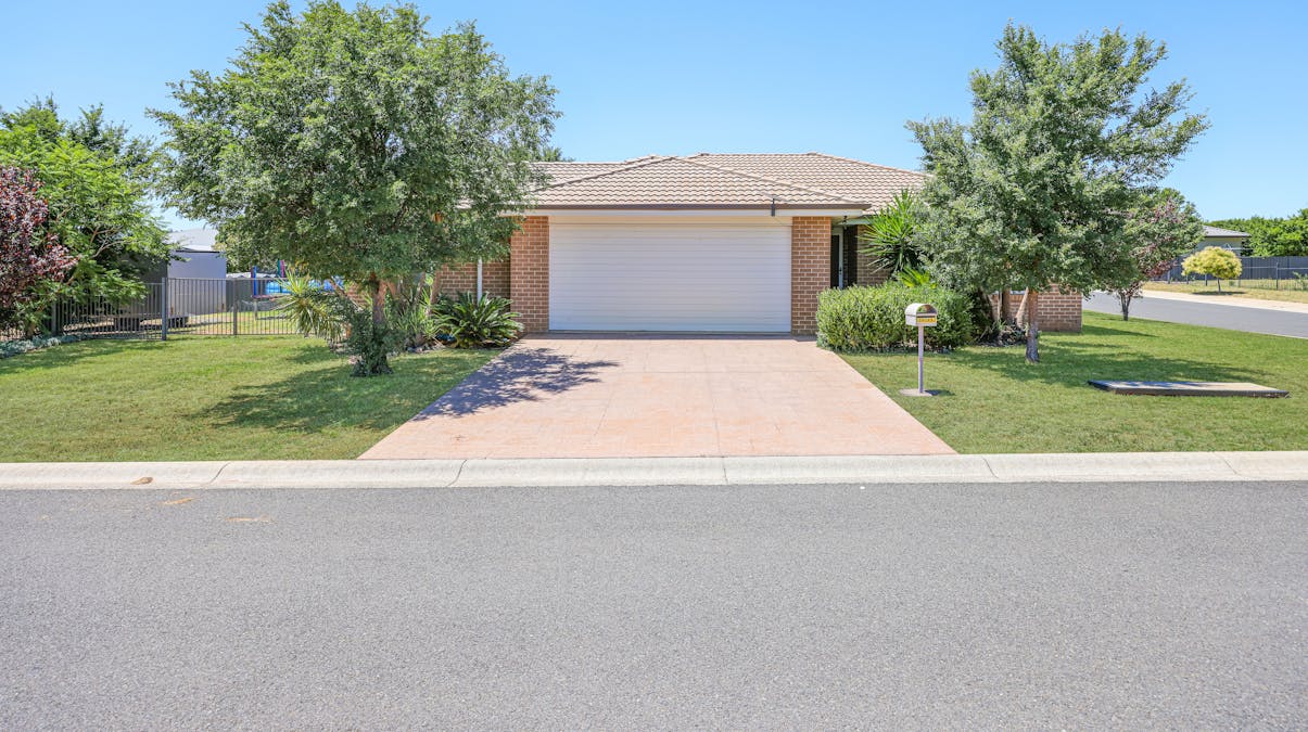 1 Shiraz Road, Tamworth, NSW, 2340 - Image 1