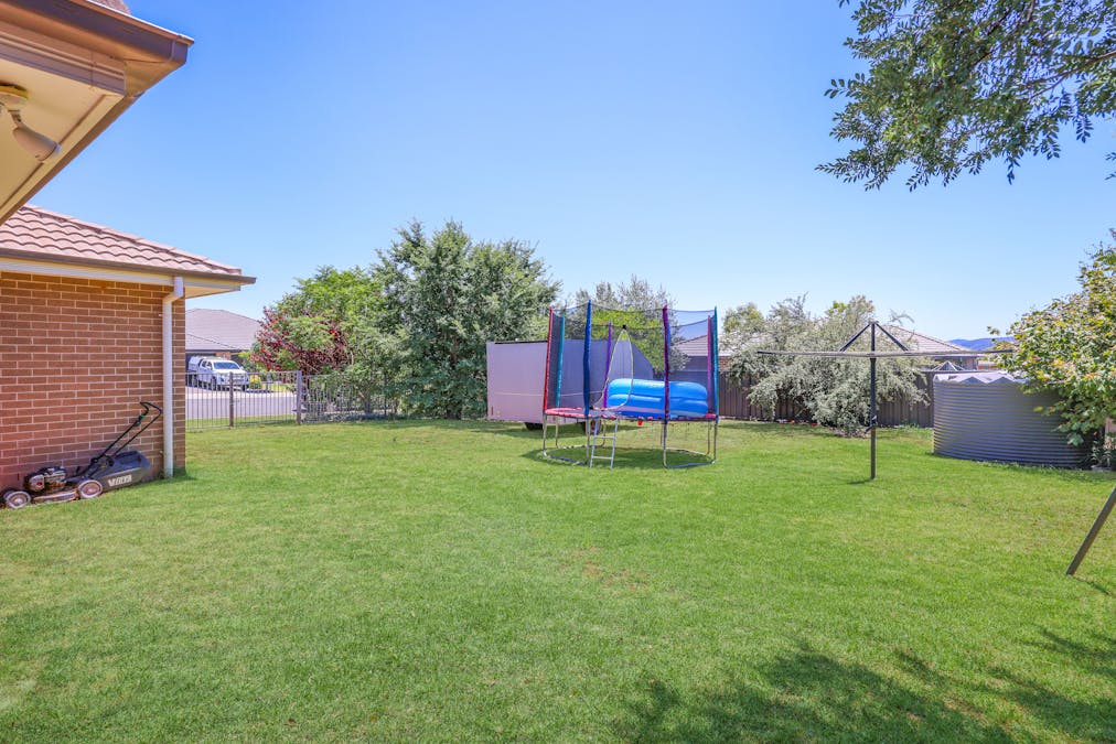 1 Shiraz Road, Tamworth, NSW, 2340 - Image 11