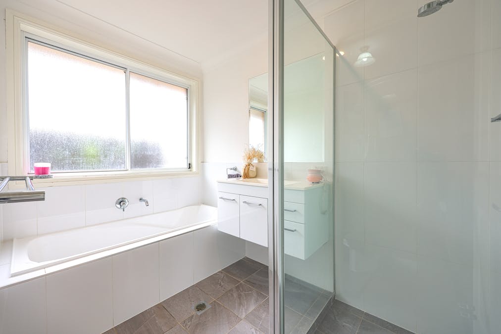 1 Shiraz Road, Tamworth, NSW, 2340 - Image 9