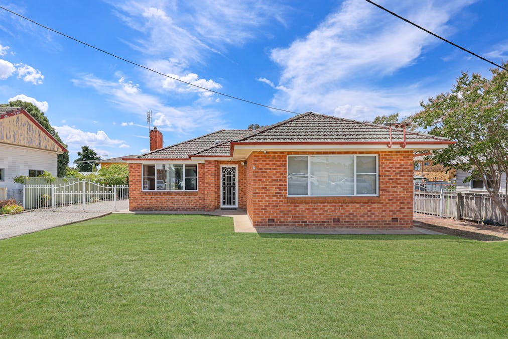 9 Degance Street, Tamworth, NSW, 2340 - Image 1