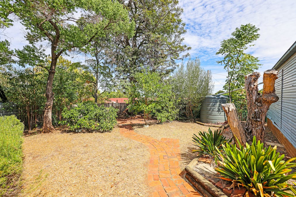 8 Indarra Street, Tamworth, NSW, 2340 - Image 12
