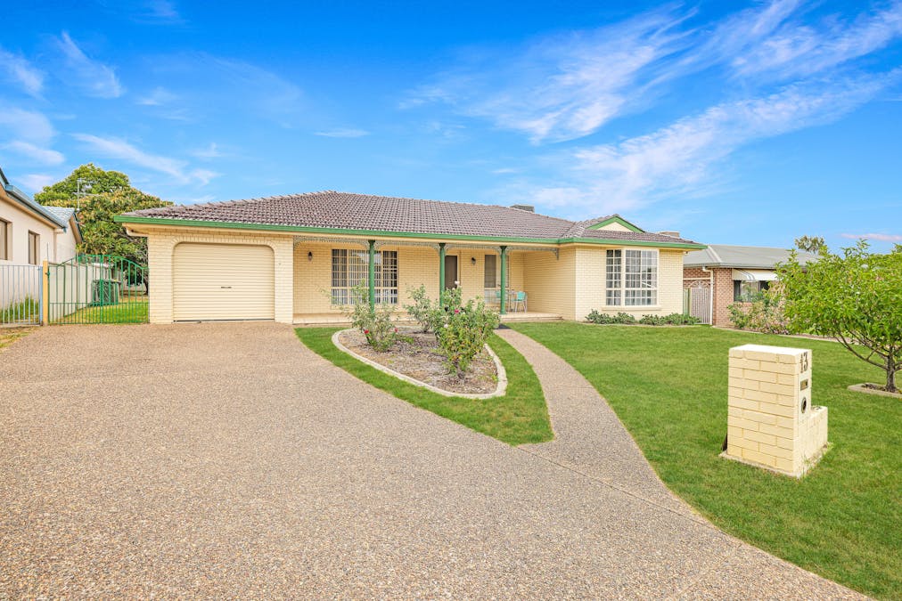 13 Gidgee Street, Tamworth, NSW, 2340 - Image 2