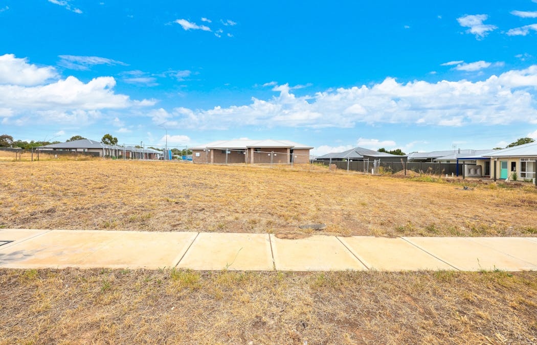 12 Brahman Way, Tamworth, NSW, 2340 - Image 3