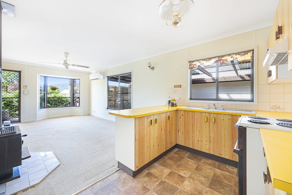 6 Robey Street, Kootingal, NSW, 2352 - Image 4