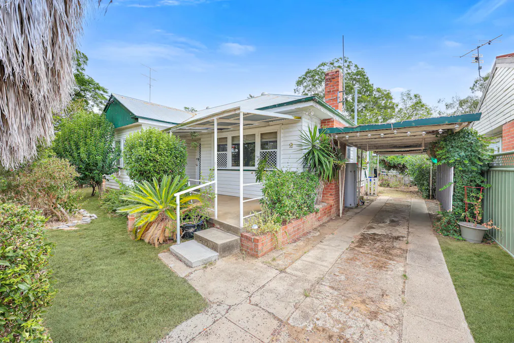 2 Heugh Street, Tamworth, NSW, 2340 - Image 1