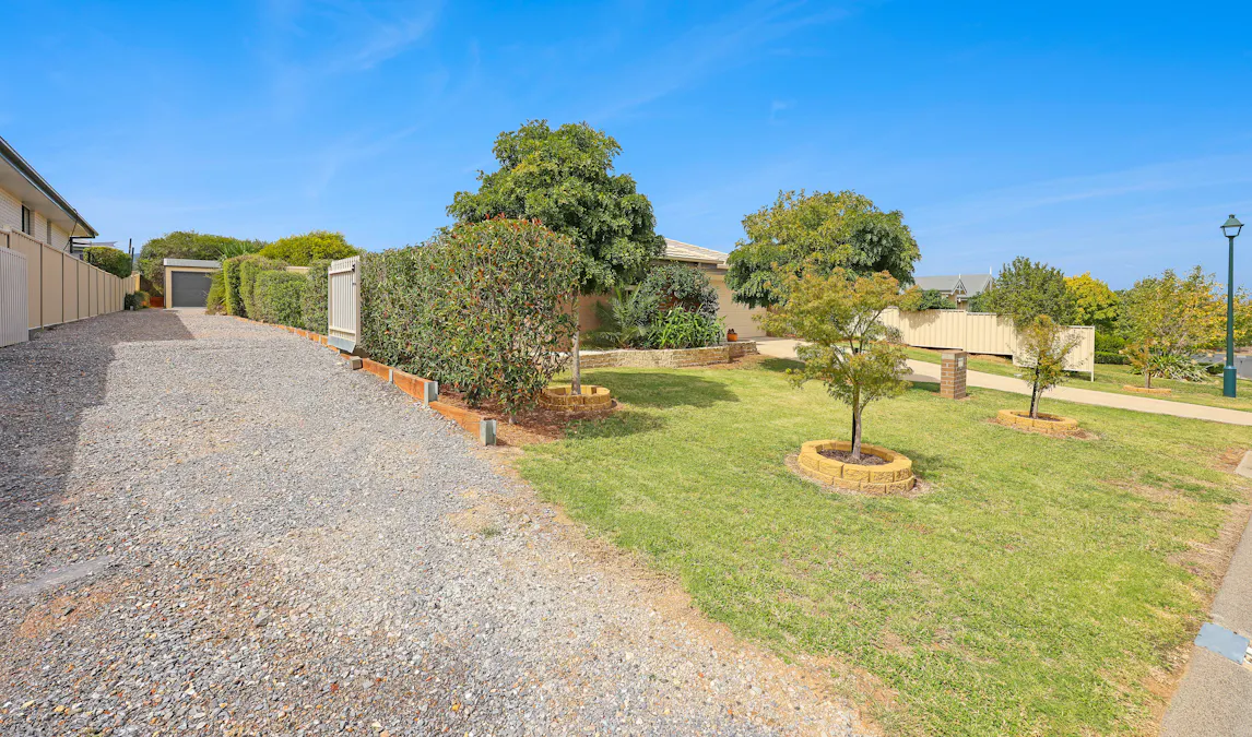 10 Mulconda Close, North Tamworth, NSW, 2340 - Image 2