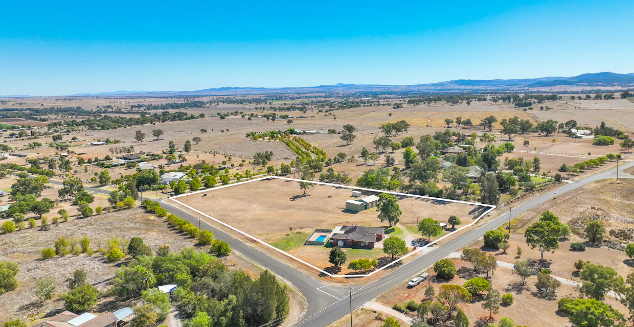 49 Meadow Banks Drive, Tamworth, NSW, 2340 - Image 2