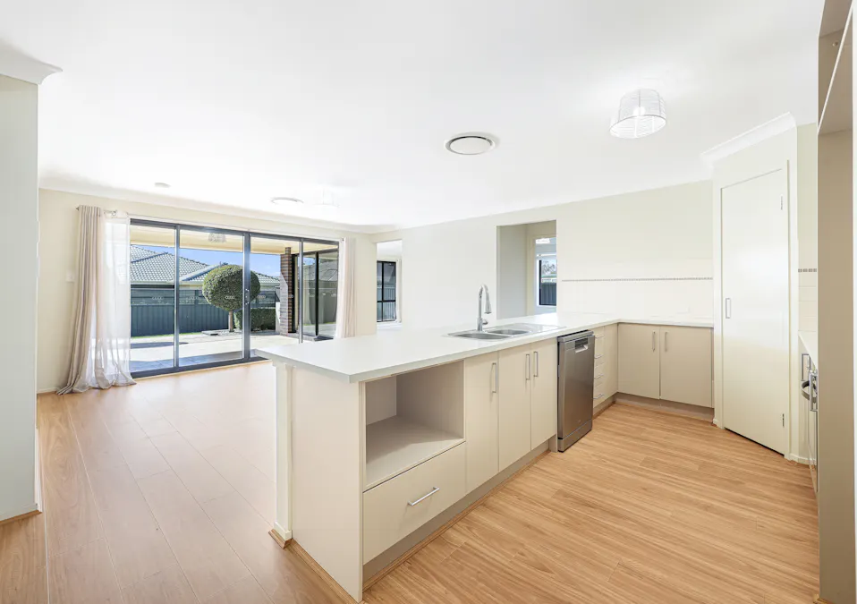 21 The Patio, Tamworth, NSW, 2340 - Image 3