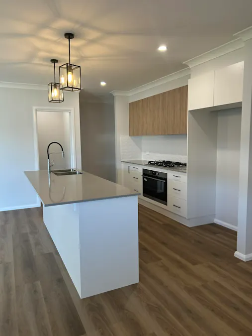 10 Crested Avenue, Tamworth, NSW, 2340 - Image 2
