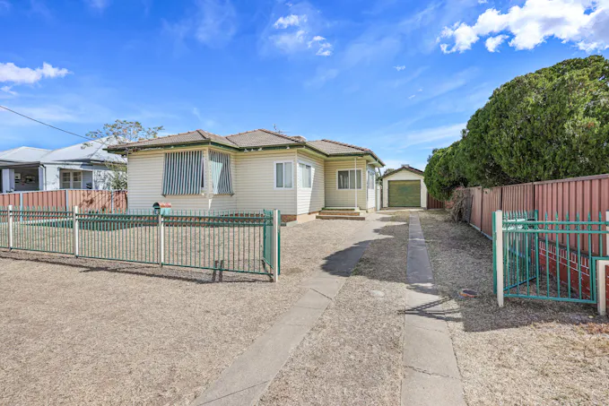 6 Patricia Avenue, South Tamworth, NSW, 2340 - Image 1
