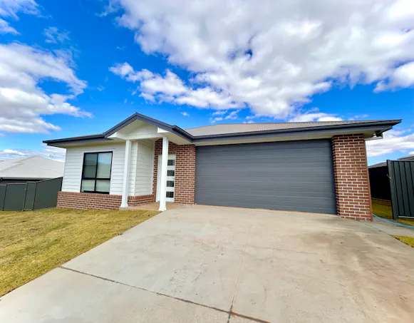 9 Crested Avenue, Tamworth, NSW, 2340 - Image 1